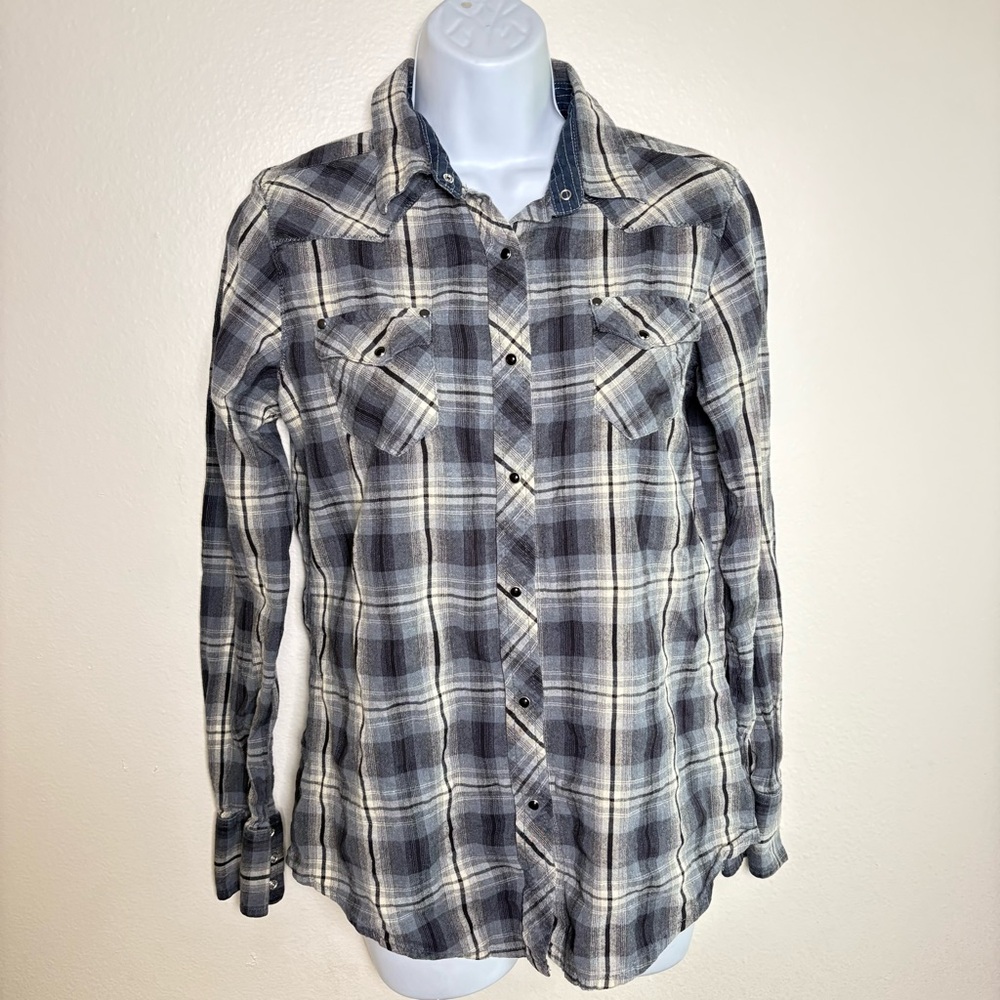 Kuhl Women’s Pearl Snap Button Down Plaid Shirt
